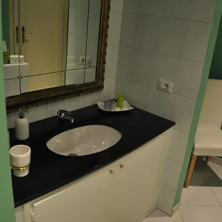 Capocchia House Bed and Breakfast 3*